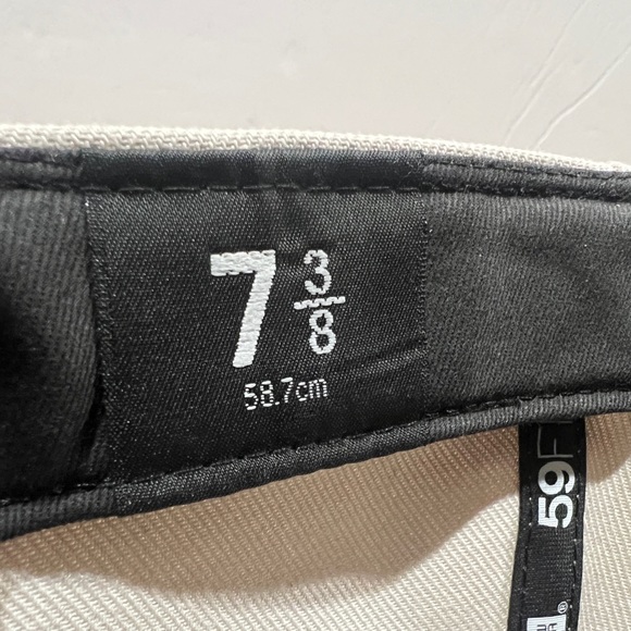 New Era, 59Fifty Fitted Hat, Philadelphia Phillies, Corduroy Brim - Picture 7 of 12